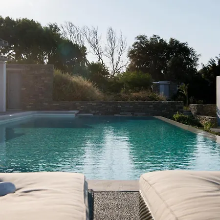 Mel - Exclusive In Paros Villa